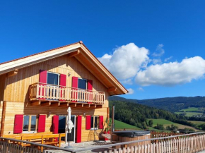 Bergchalet am Waldrand - Pool, Sauna & Kamin
